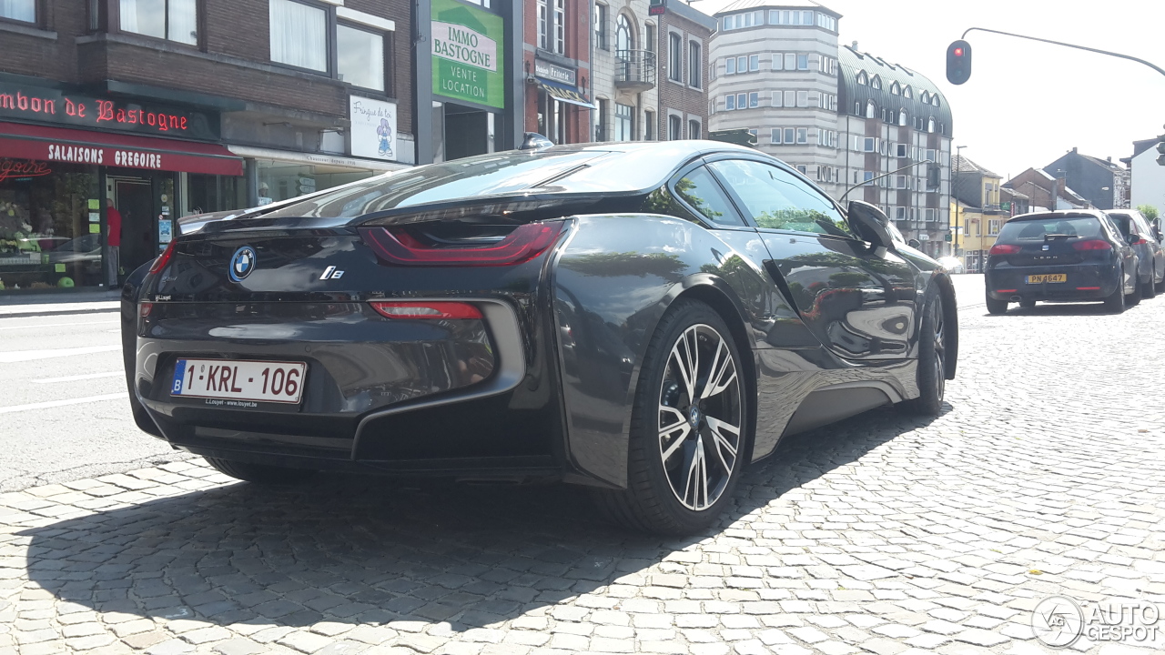 BMW i8