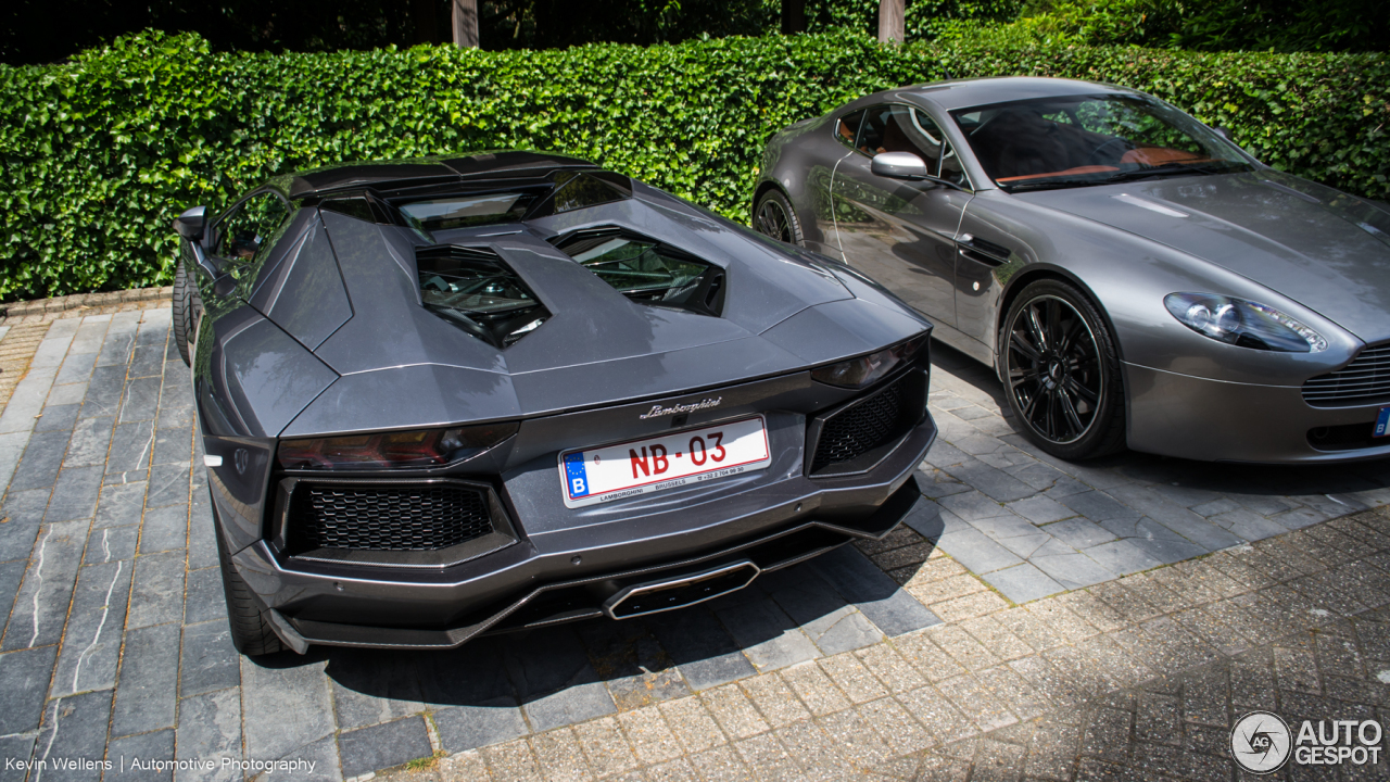 Lamborghini Aventador LP700-4 Roadster