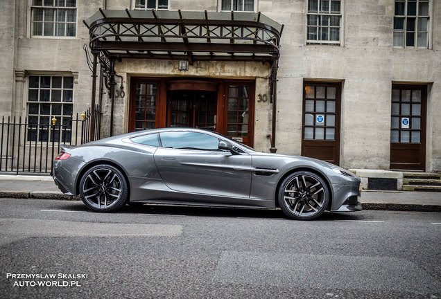 Aston Martin Vanquish 2013