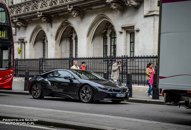 BMW i8