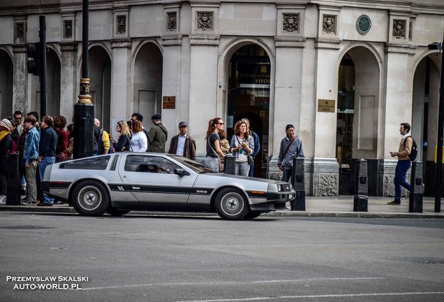 DeLorean DMC-12