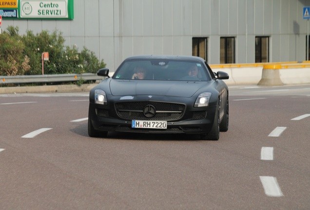 Mercedes-Benz SLS AMG