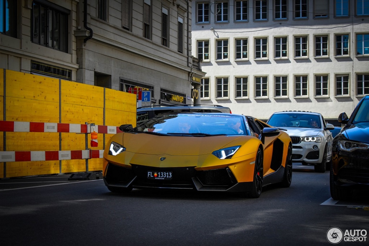 Lamborghini Aventador LP700-4 Roadster