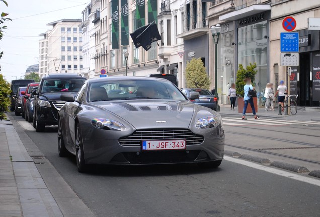 Aston Martin V12 Vantage