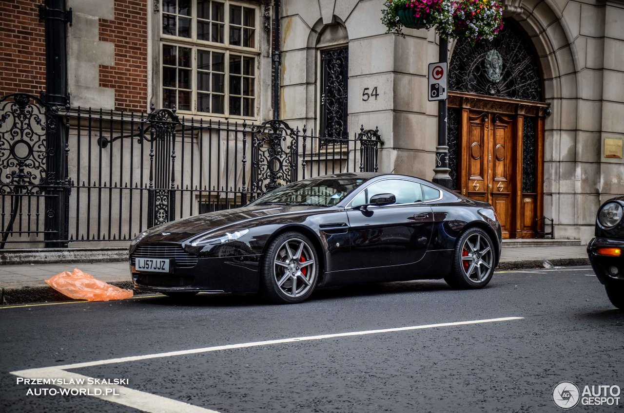 Aston Martin V8 Vantage