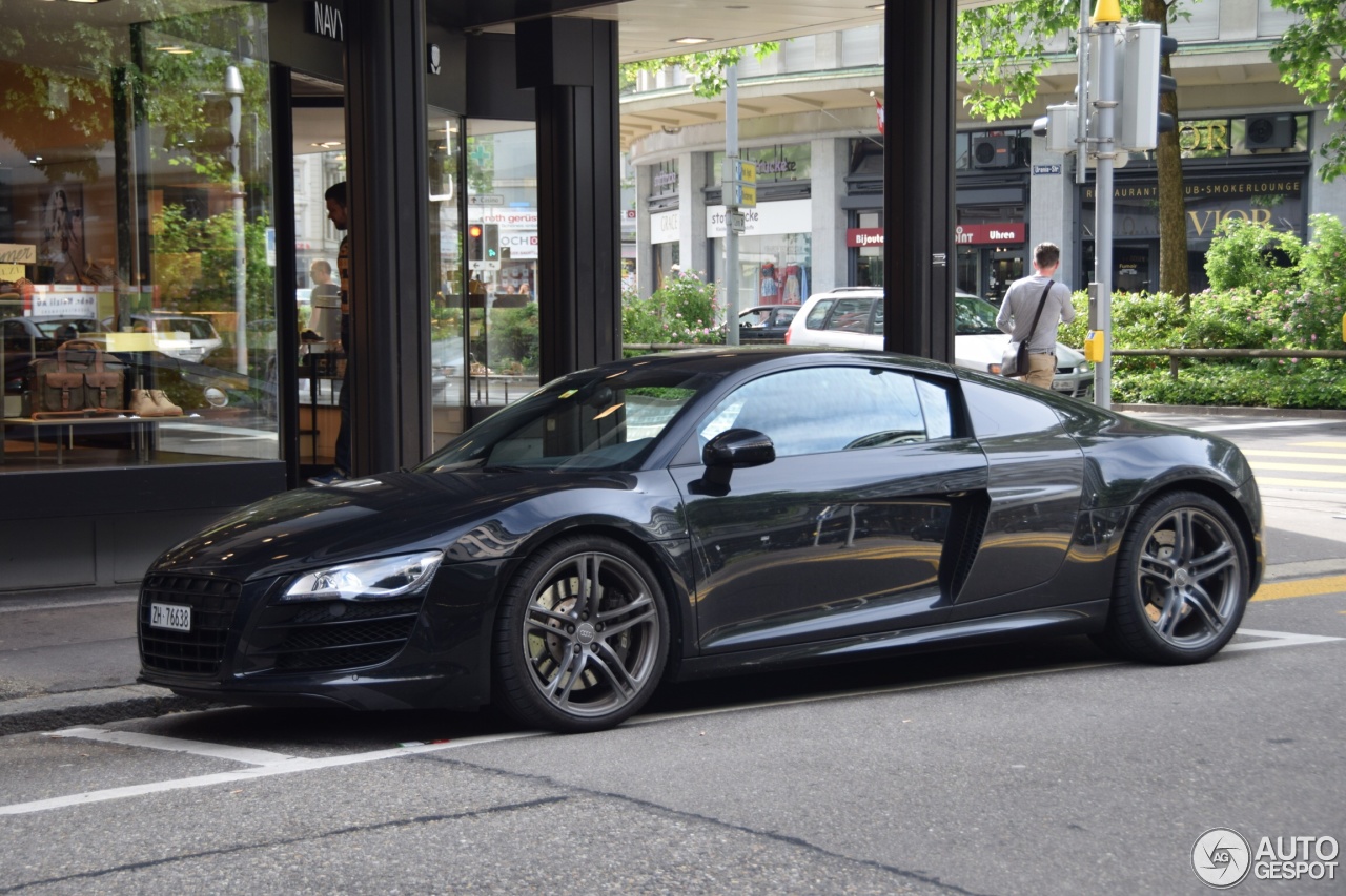 Audi R8 V10