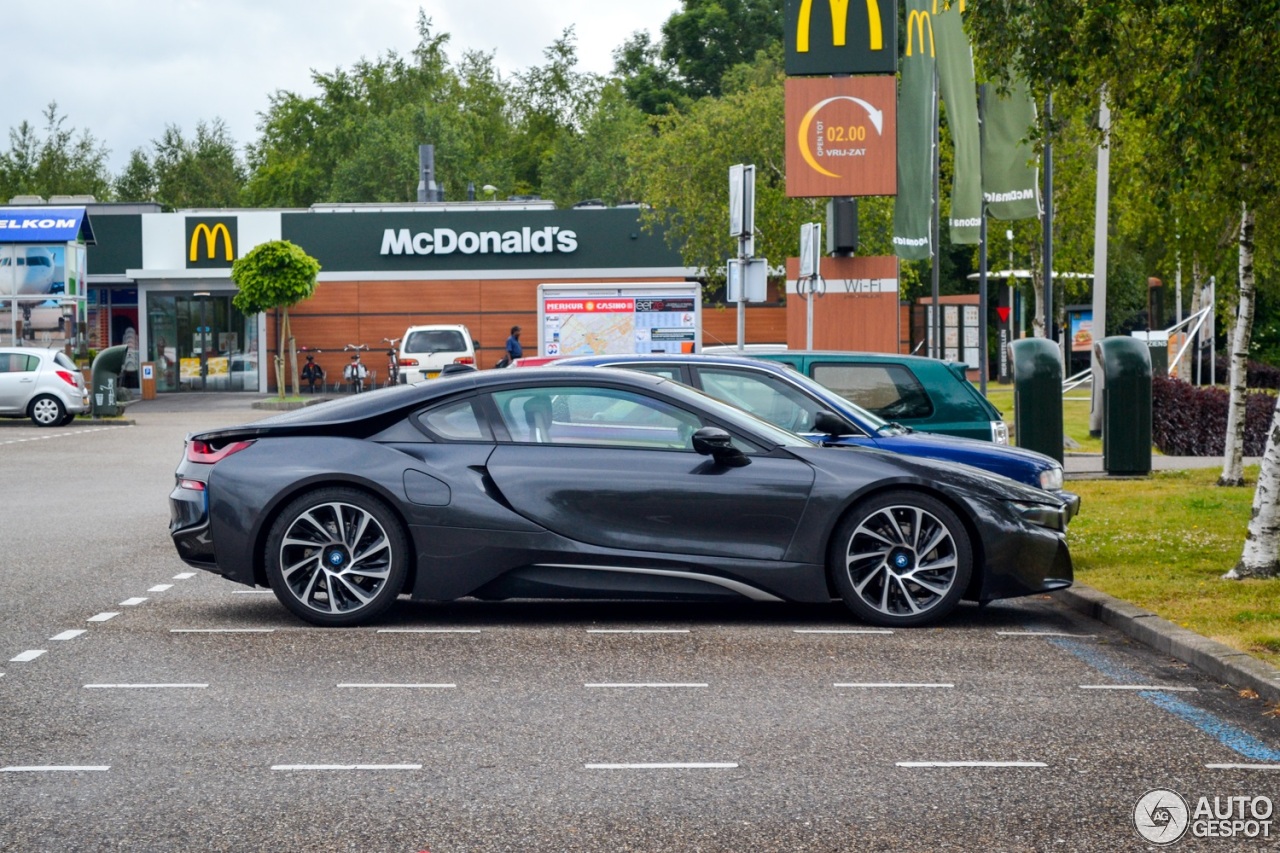 BMW i8