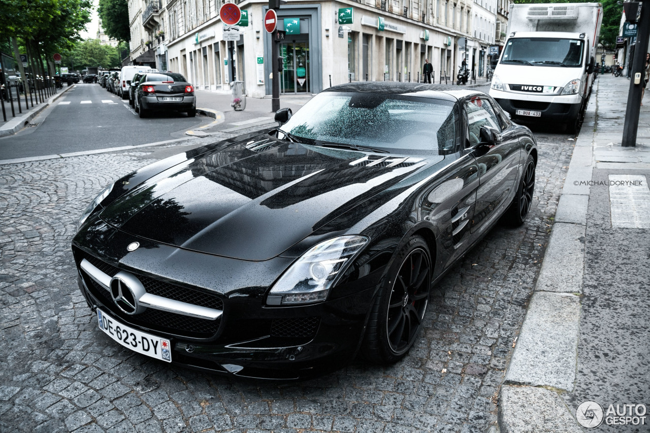 Mercedes-Benz SLS AMG