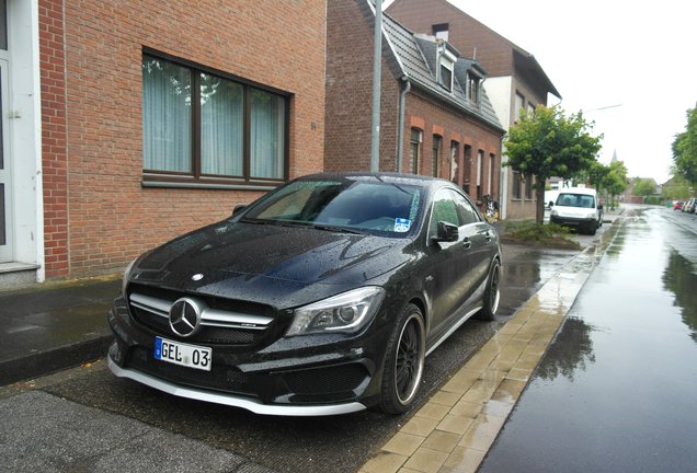 Mercedes-Benz CLA 45 AMG C117