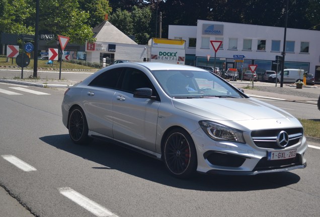 Mercedes-Benz CLA 45 AMG C117