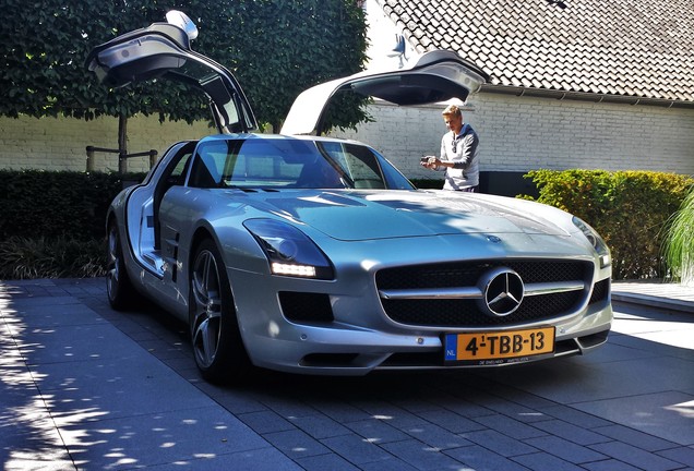 Mercedes-Benz SLS AMG