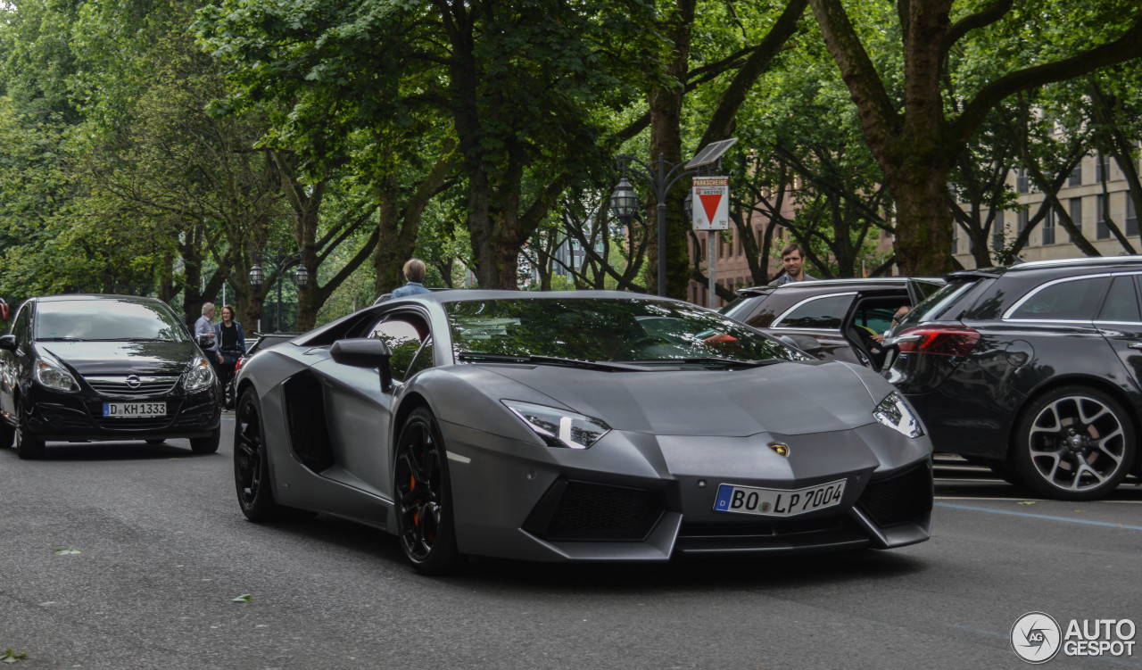 Lamborghini Aventador LP700-4