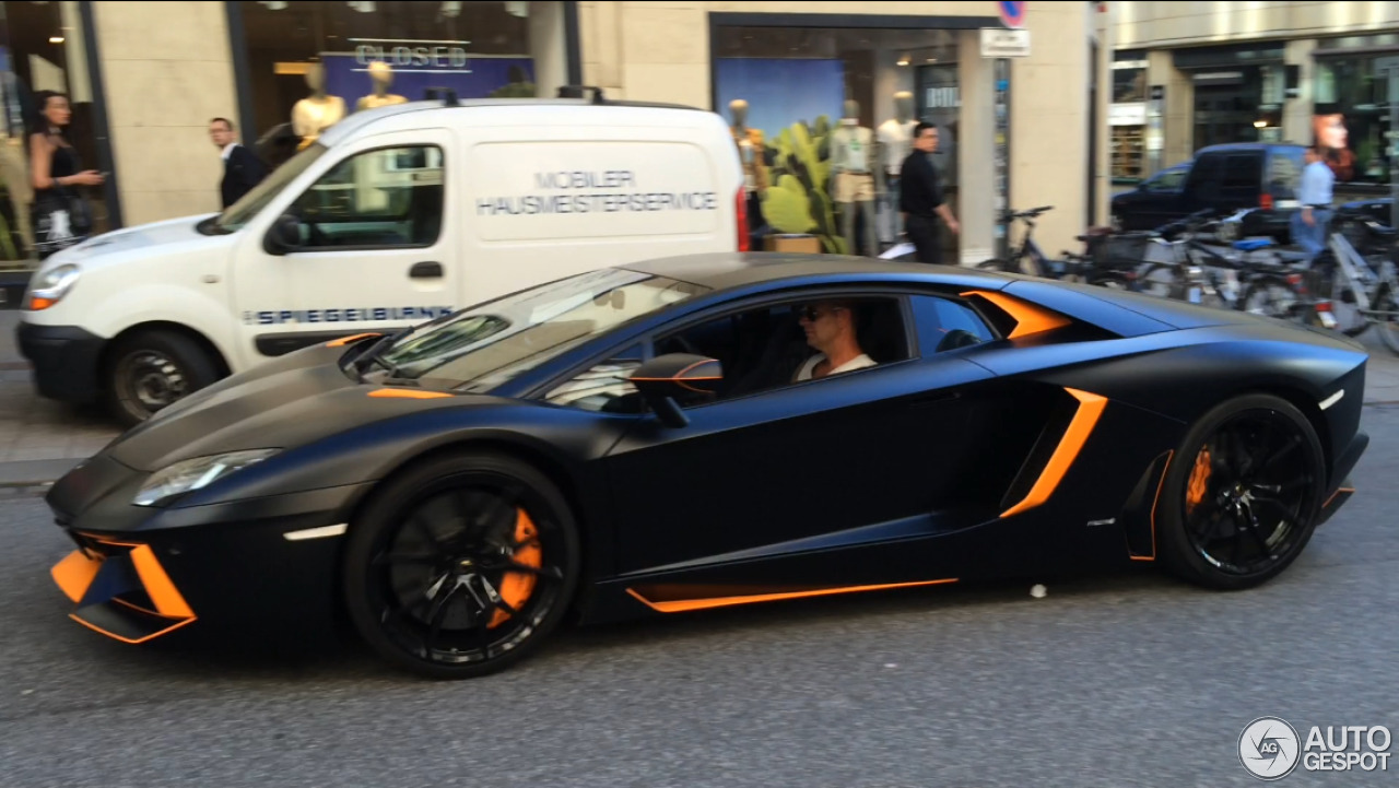 Lamborghini Aventador LP700-4