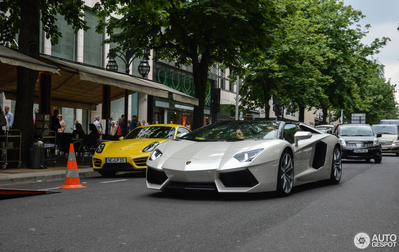 Lamborghini Aventador LP700-4 Roadster