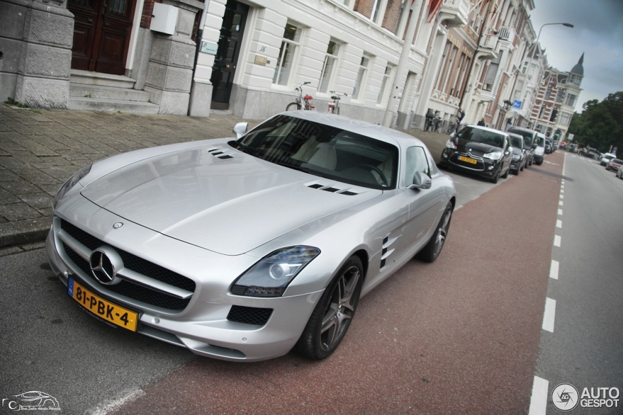 Mercedes-Benz SLS AMG