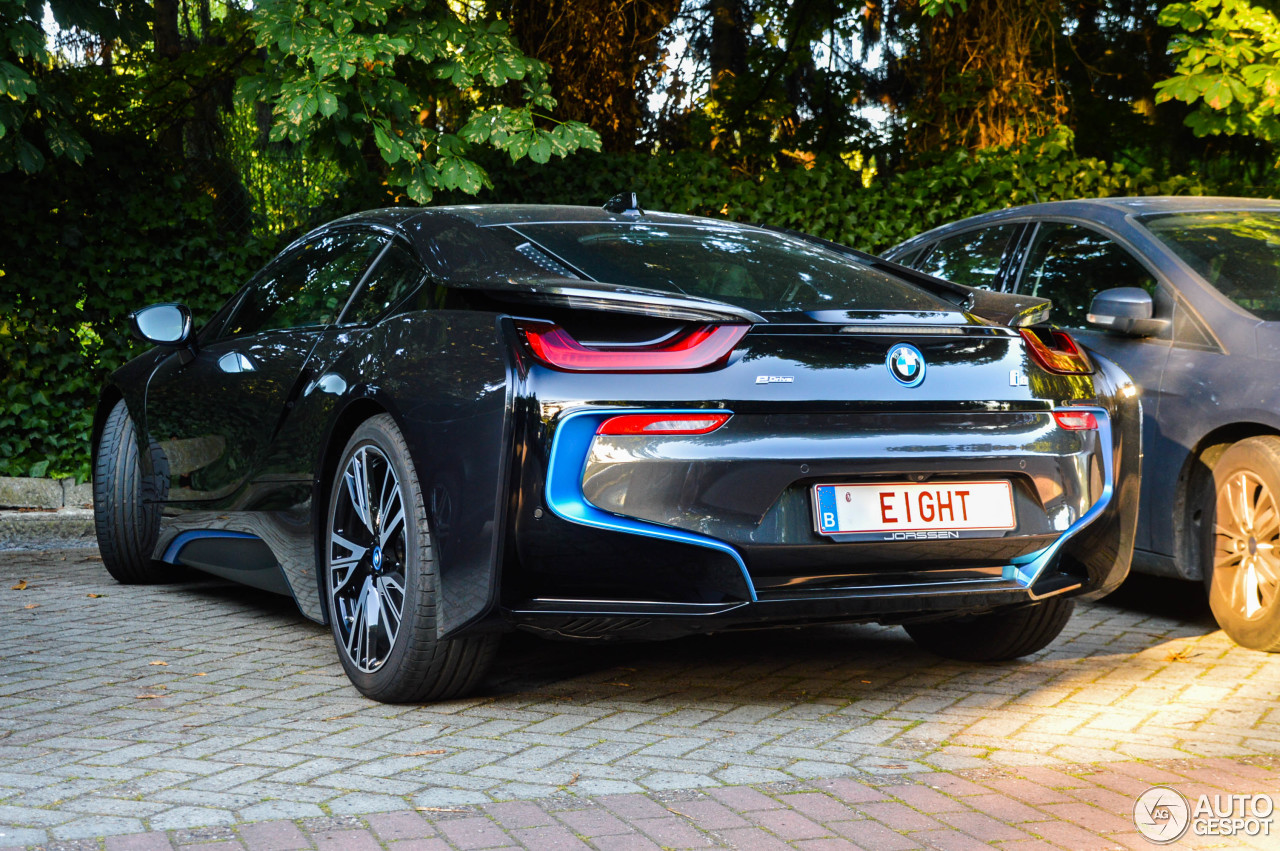 BMW i8