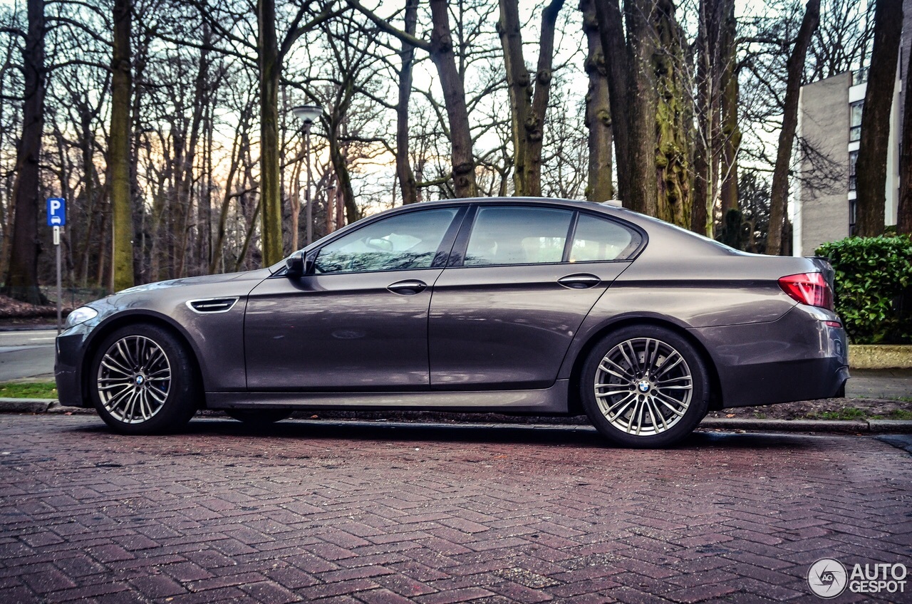 BMW M5 F10 2011