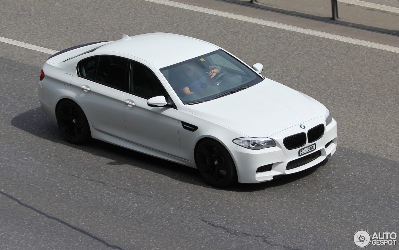 BMW M5 F10 2011