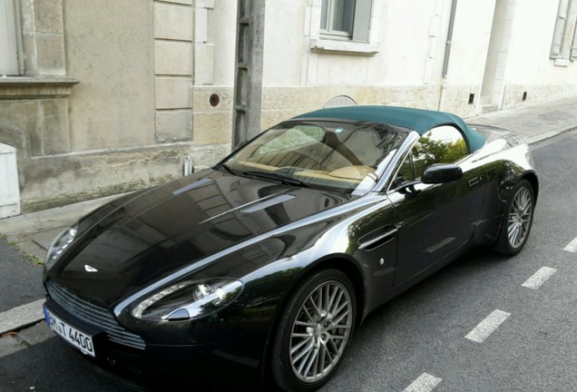 Aston Martin V8 Vantage Roadster