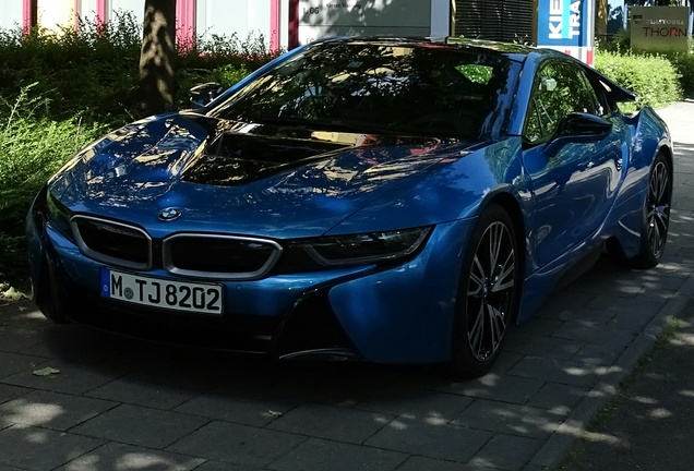 BMW i8