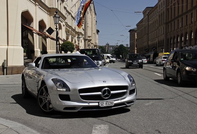 Mercedes-Benz SLS AMG