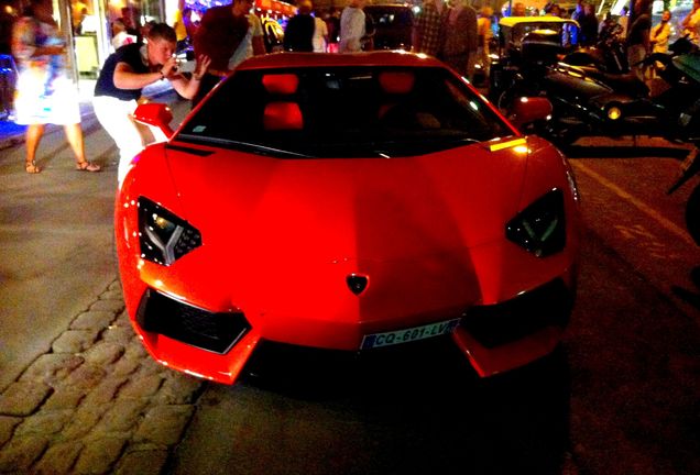 Lamborghini Aventador LP700-4