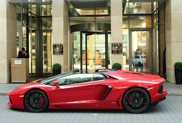 Lamborghini Aventador LP700-4 Roadster