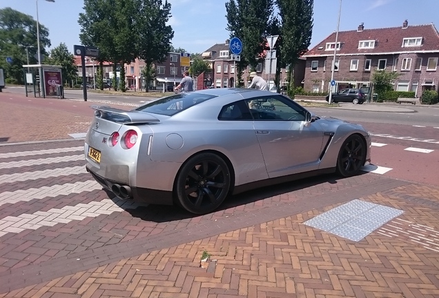 Nissan GT-R