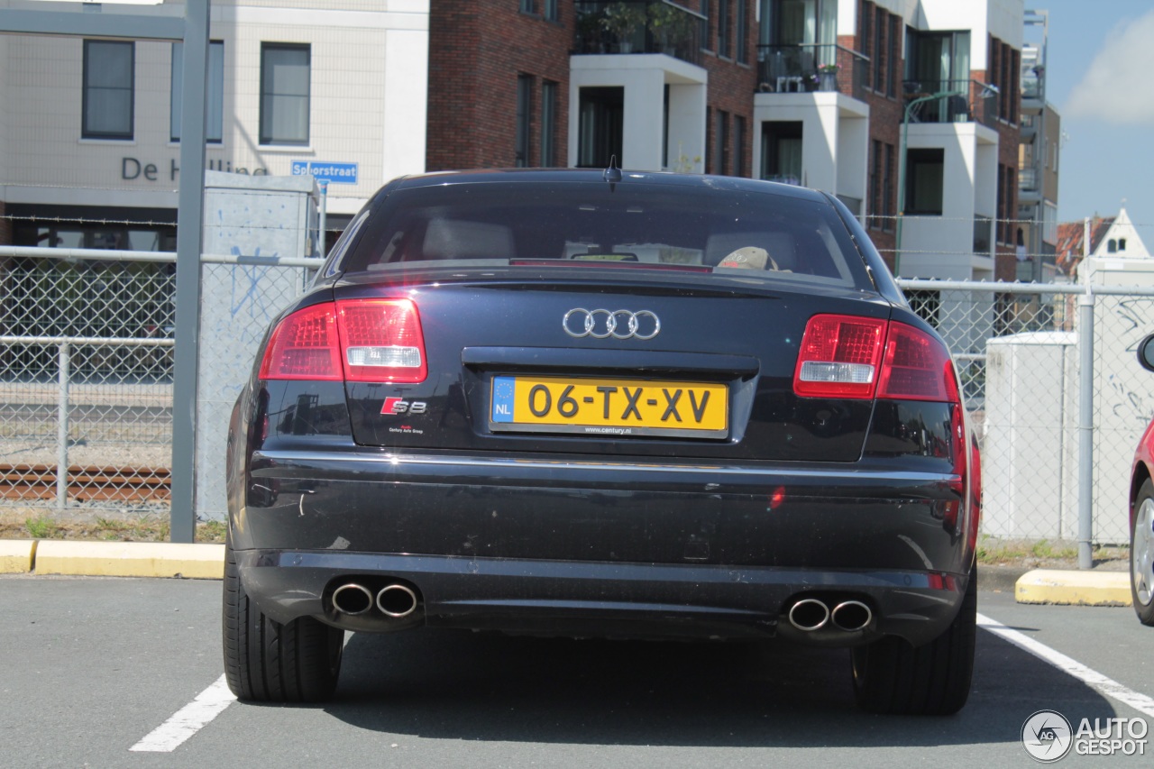 Audi S8 D3