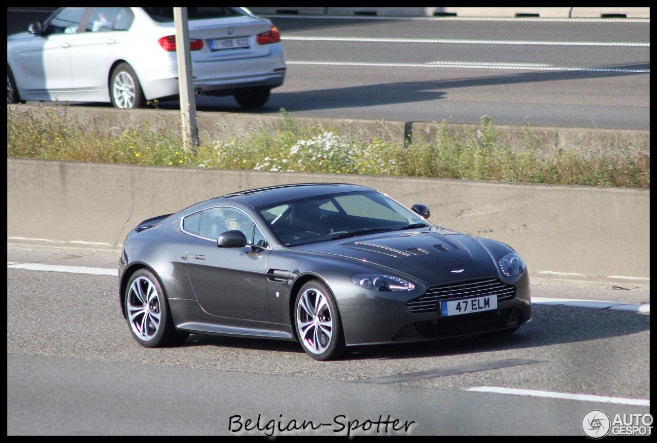 Aston Martin V12 Vantage