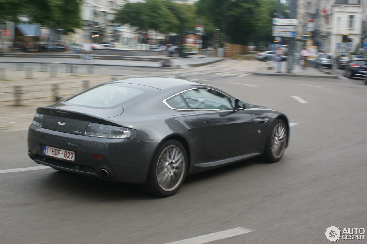 Aston Martin V8 Vantage