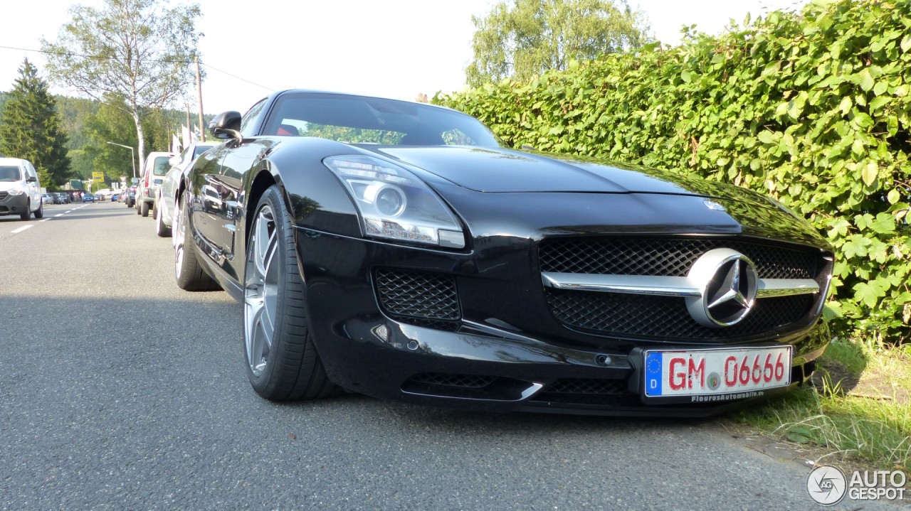 Mercedes-Benz SLS AMG