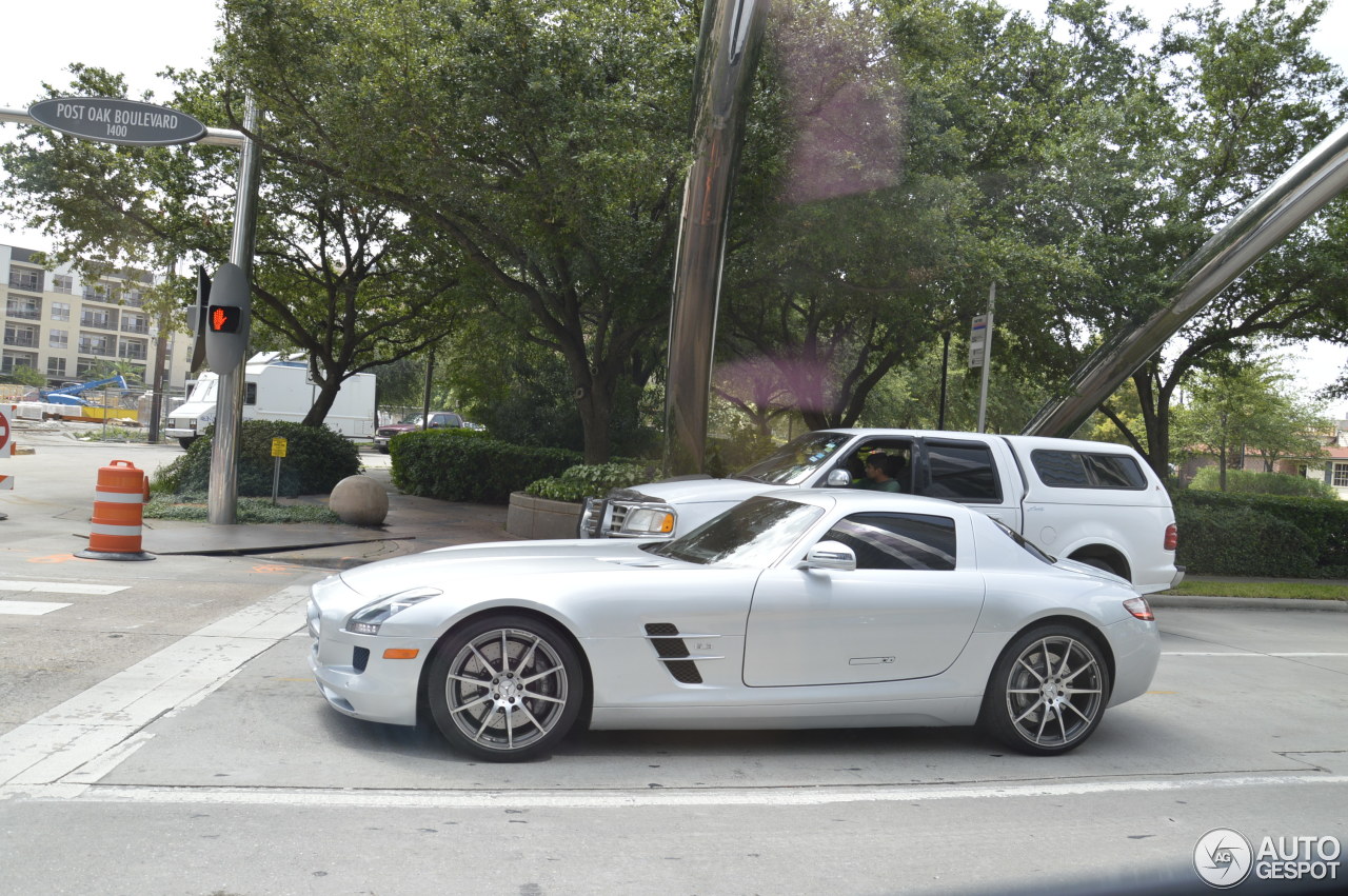 Mercedes-Benz SLS AMG