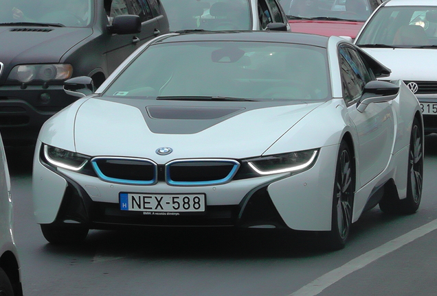 BMW i8