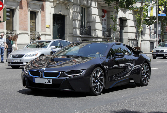 BMW i8