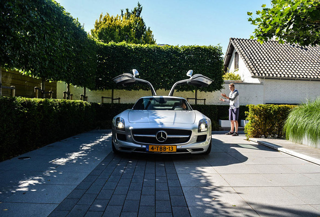 Mercedes-Benz SLS AMG