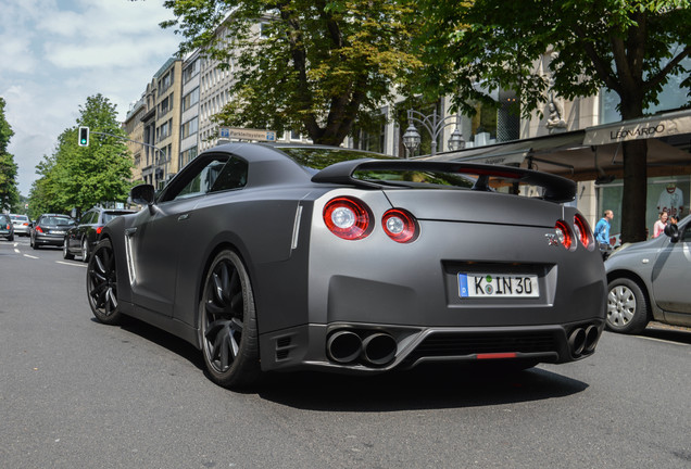 Nissan GT-R 2015