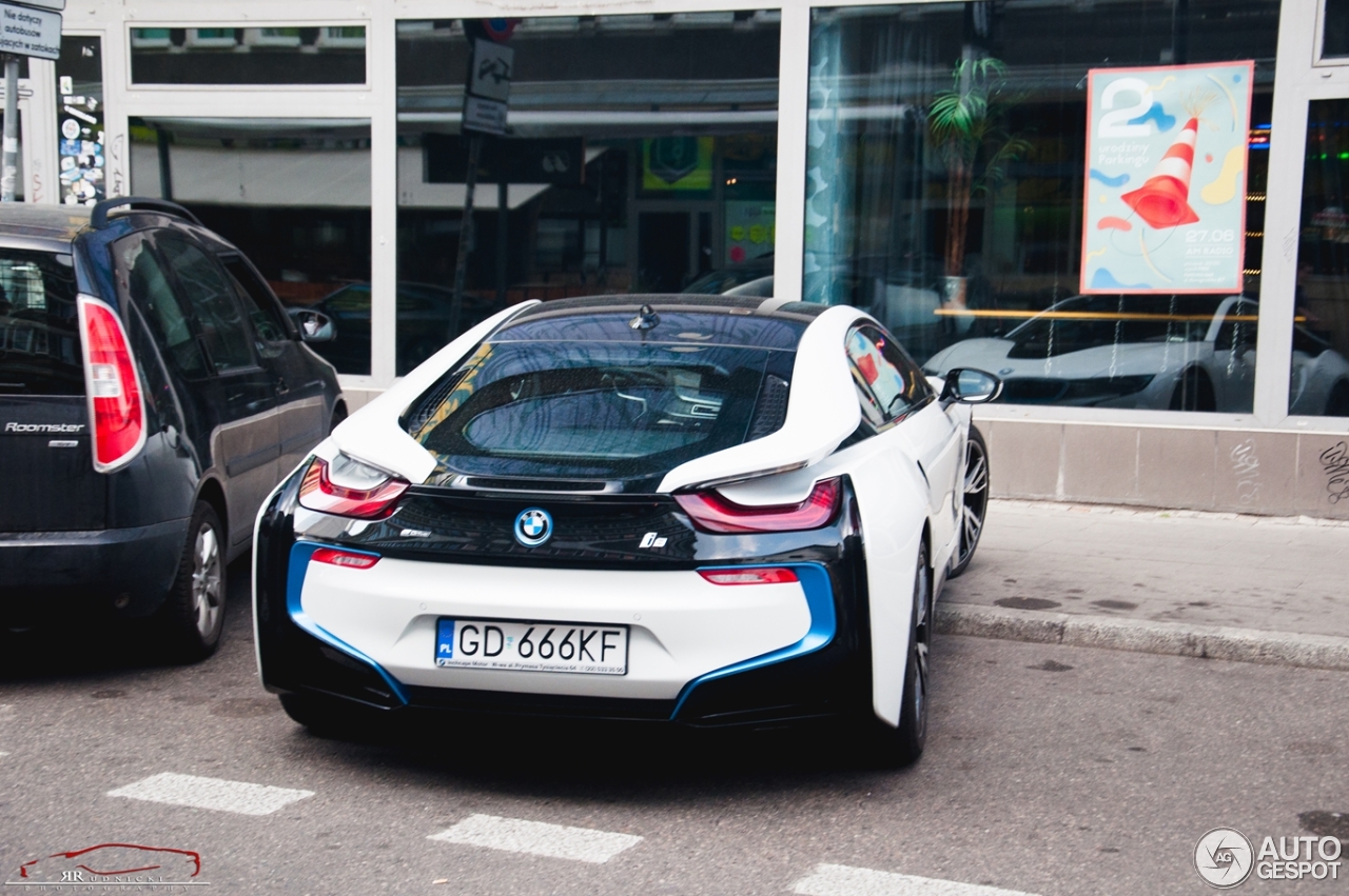 BMW i8