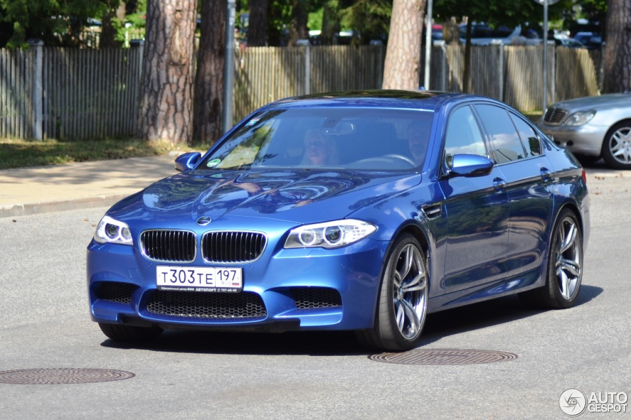 BMW M5 F10 2011