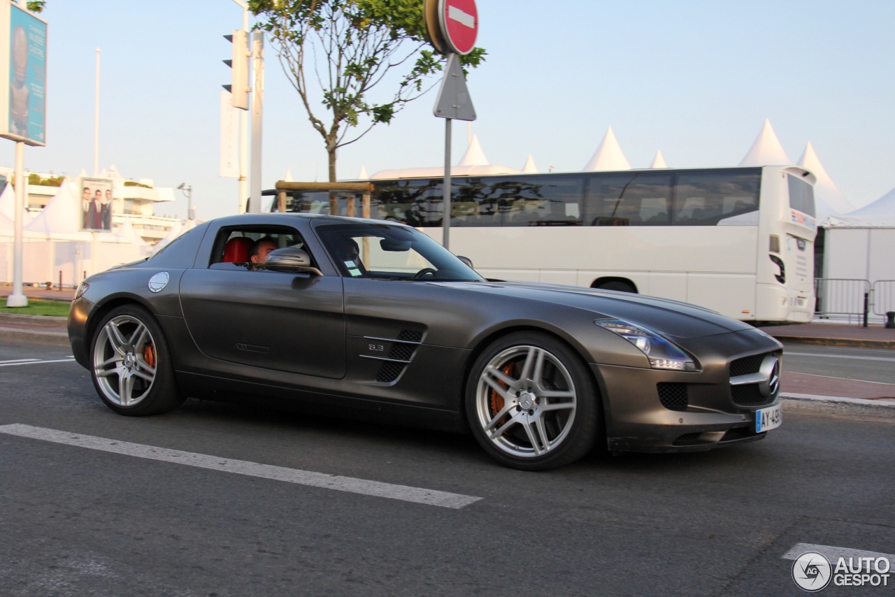 Mercedes-Benz SLS AMG