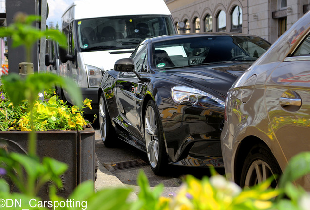 Aston Martin Vanquish 2013