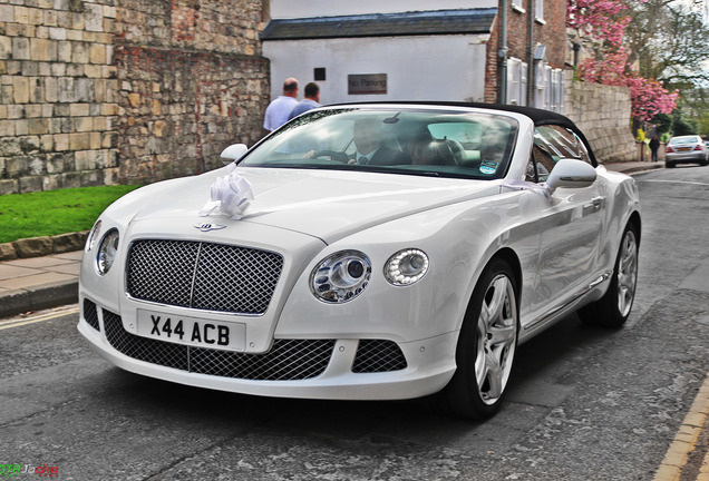 Bentley Continental GTC 2012