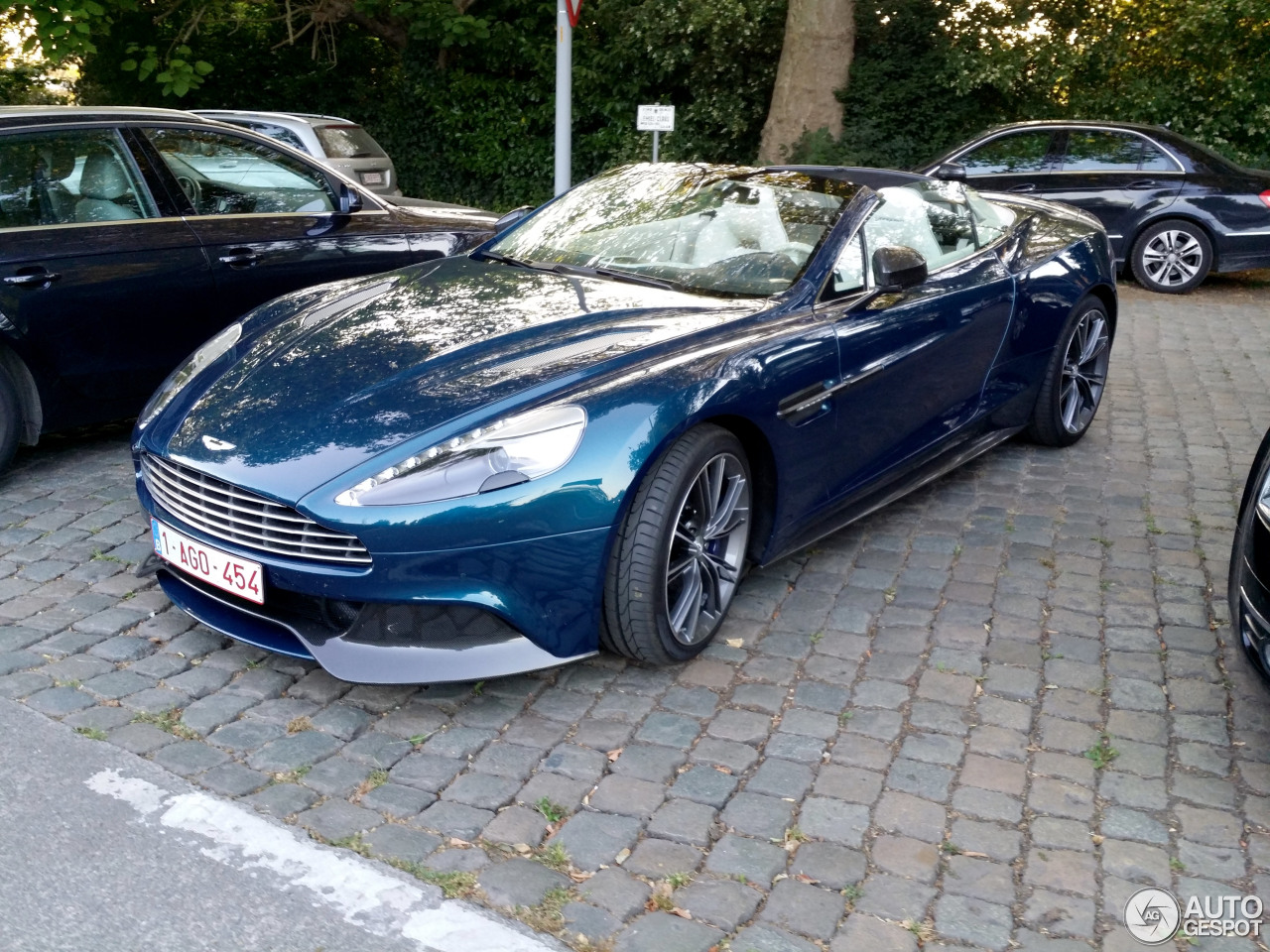 Aston Martin Vanquish Volante