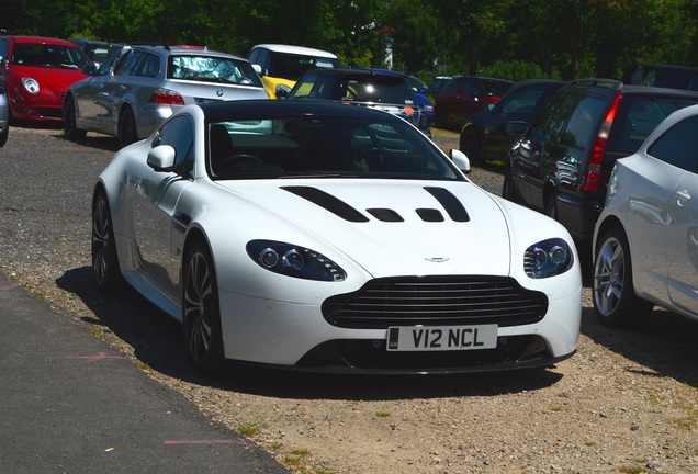 Aston Martin V12 Vantage