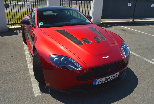 Aston Martin V12 Vantage S