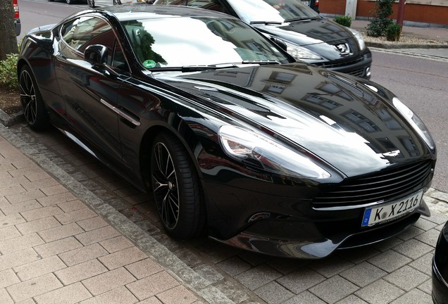 Aston Martin Vanquish 2013