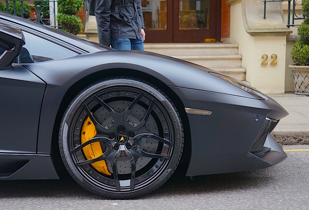 Lamborghini Aventador LP700-4