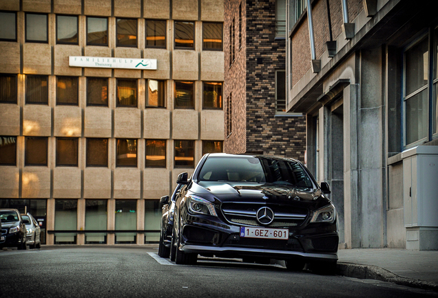 Mercedes-Benz CLA 45 AMG C117