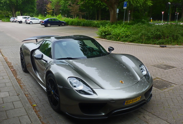 Porsche 918 Spyder Weissach Package