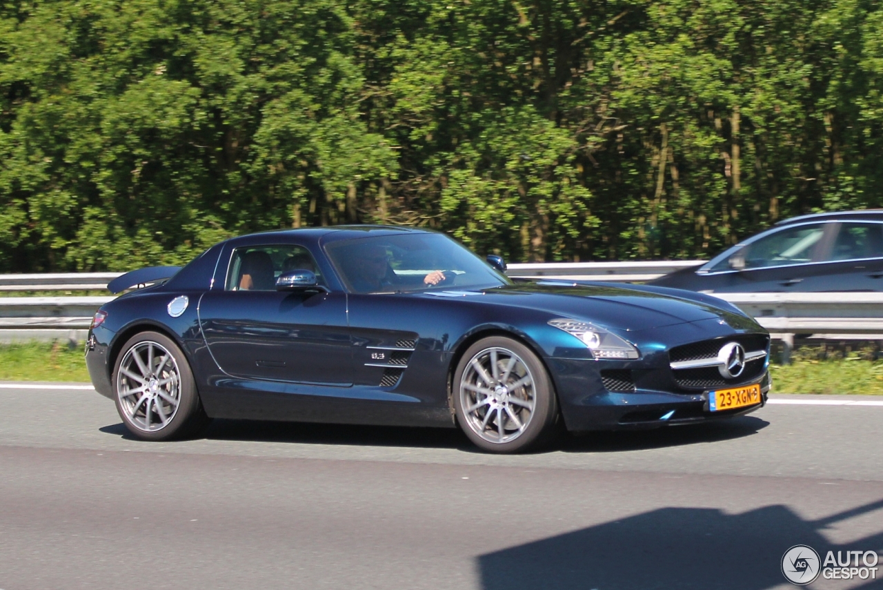 Mercedes-Benz SLS AMG